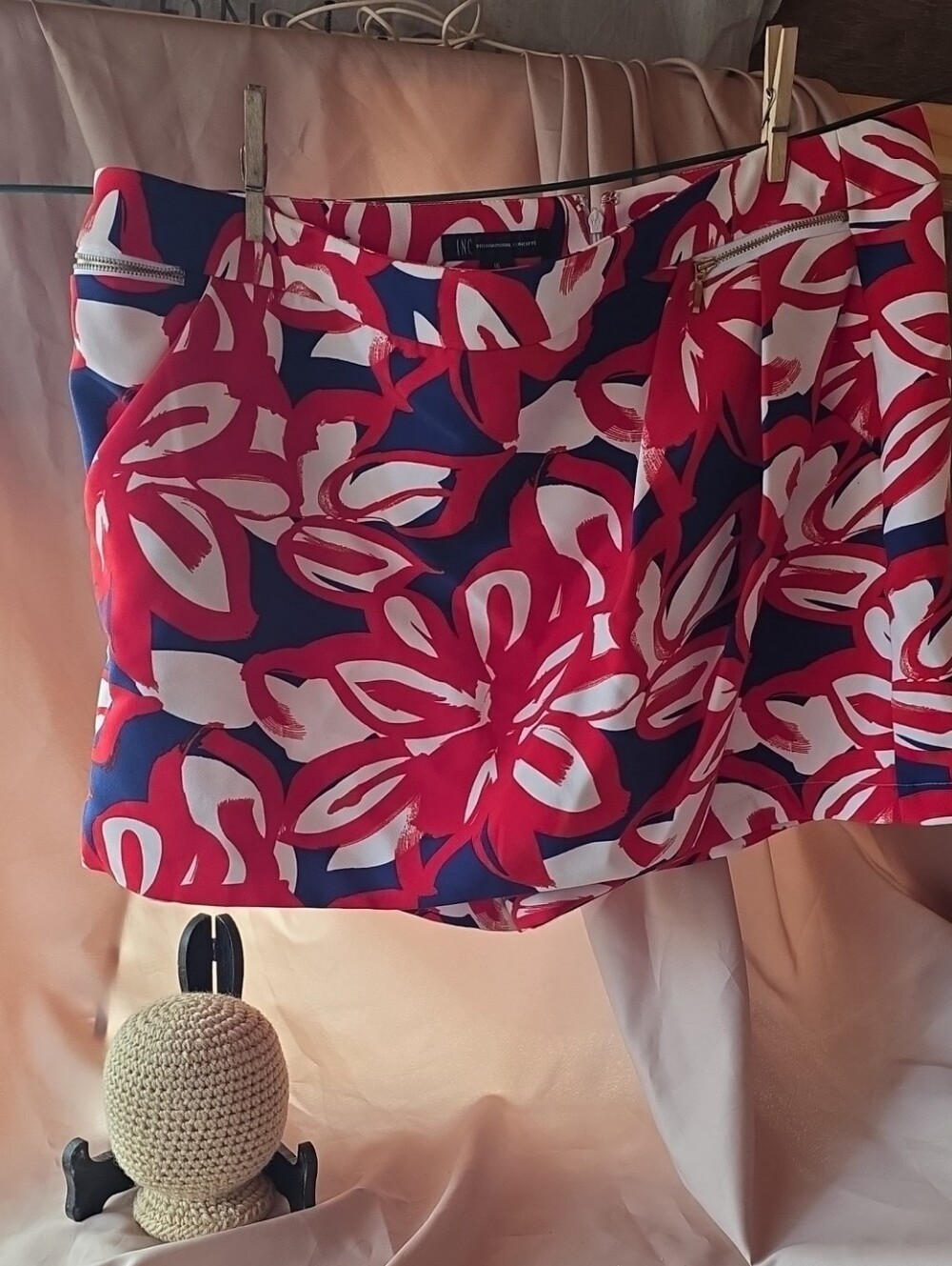 Floral Print Mini Skirt/Skort in Red, White & Navy Inc Internatl Concepts Sz 16